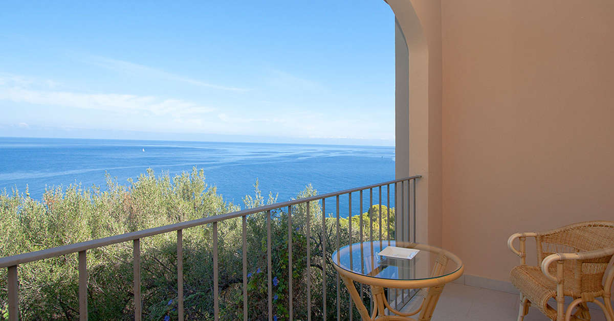 Een foto van de buitenkant van Hotel Hoposa Costa D'Or