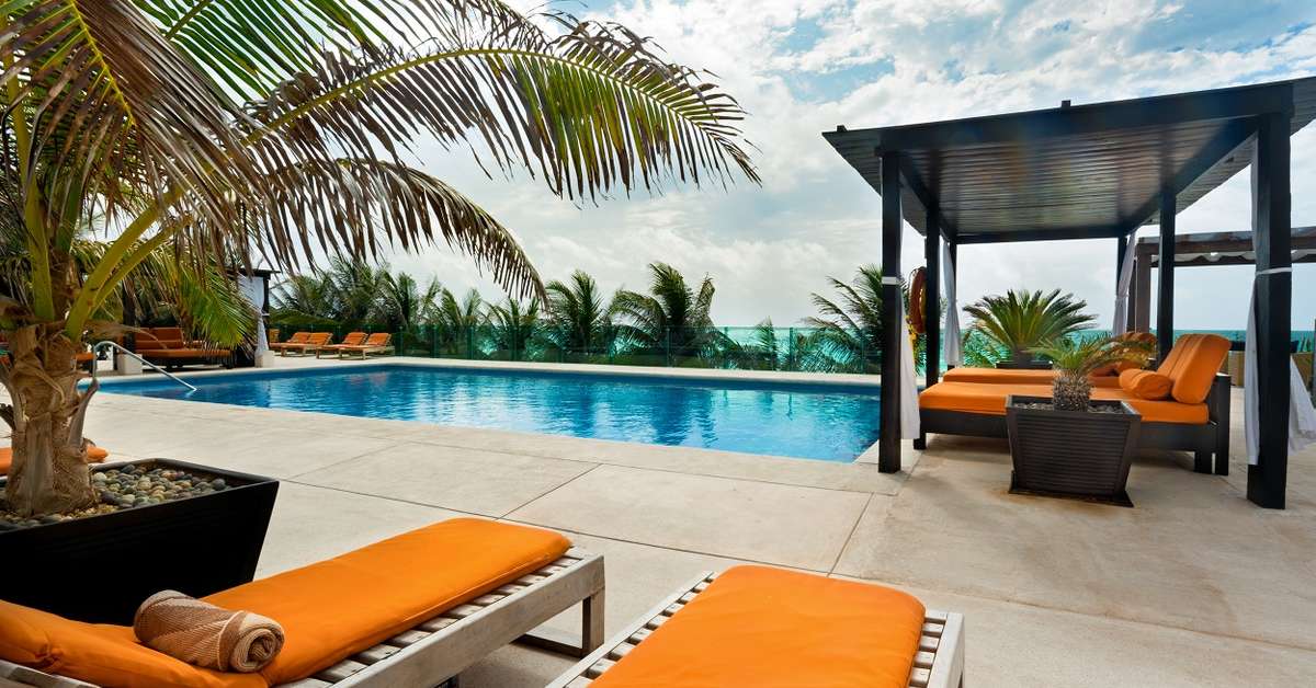 Een foto van het zwembad bij Flamingo Cancun Resort