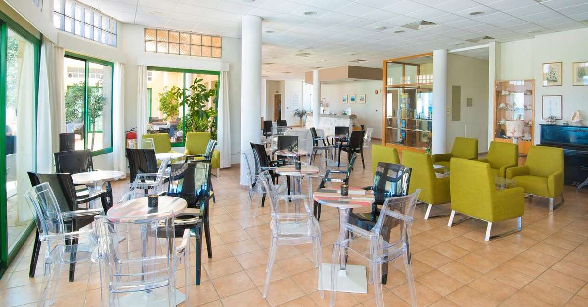 Een foto van het interieur van Natura Beach Hotel & Villas