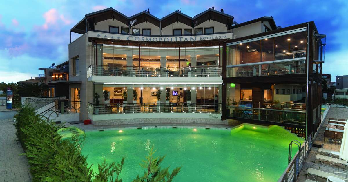 Een foto van de buitenkant van Cosmopolitan Hotel & Spa