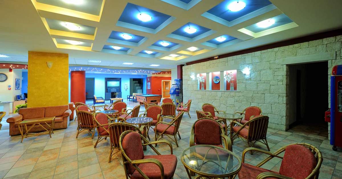 Een foto van het interieur van Agrabella Hotel