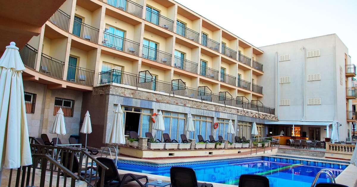 Een foto van het zwembad bij Hotel Iris Mallorca