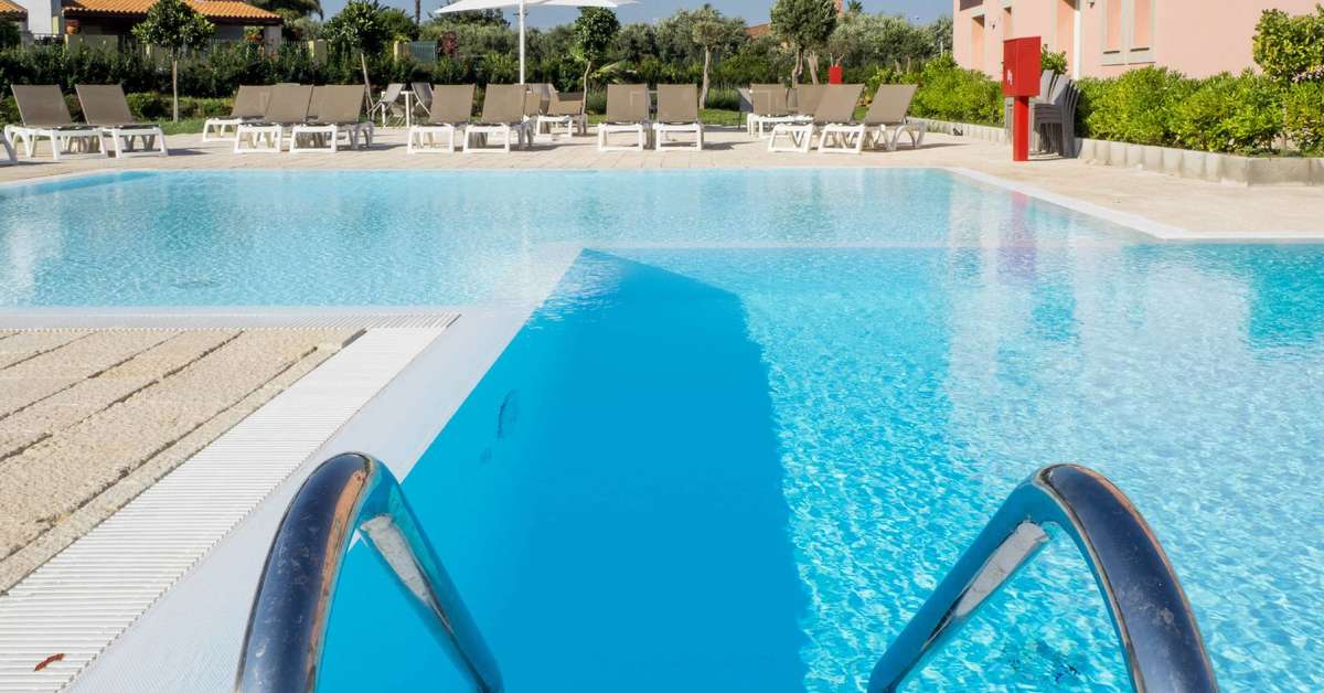 Ein Foto vom Pool im Hotel Danieli Pozzallo