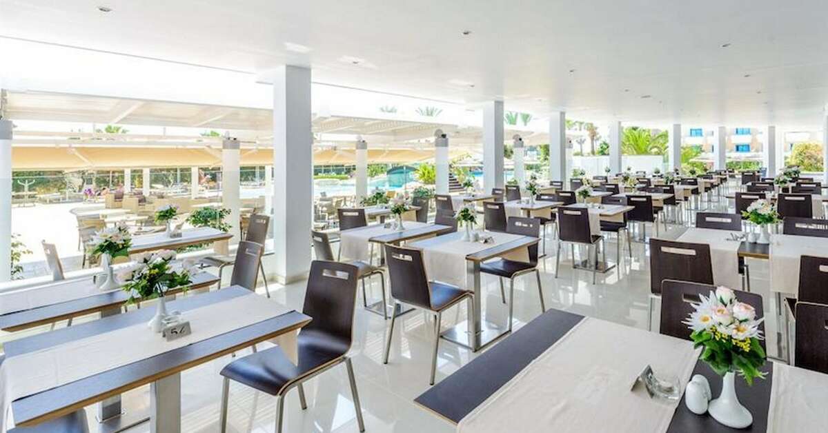 Een foto van de faciliteiten bij Tasia Maris Beach Hotel