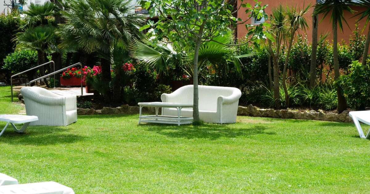 Een foto van het terras bij Hotel Surf-Mar by Samba Hotels