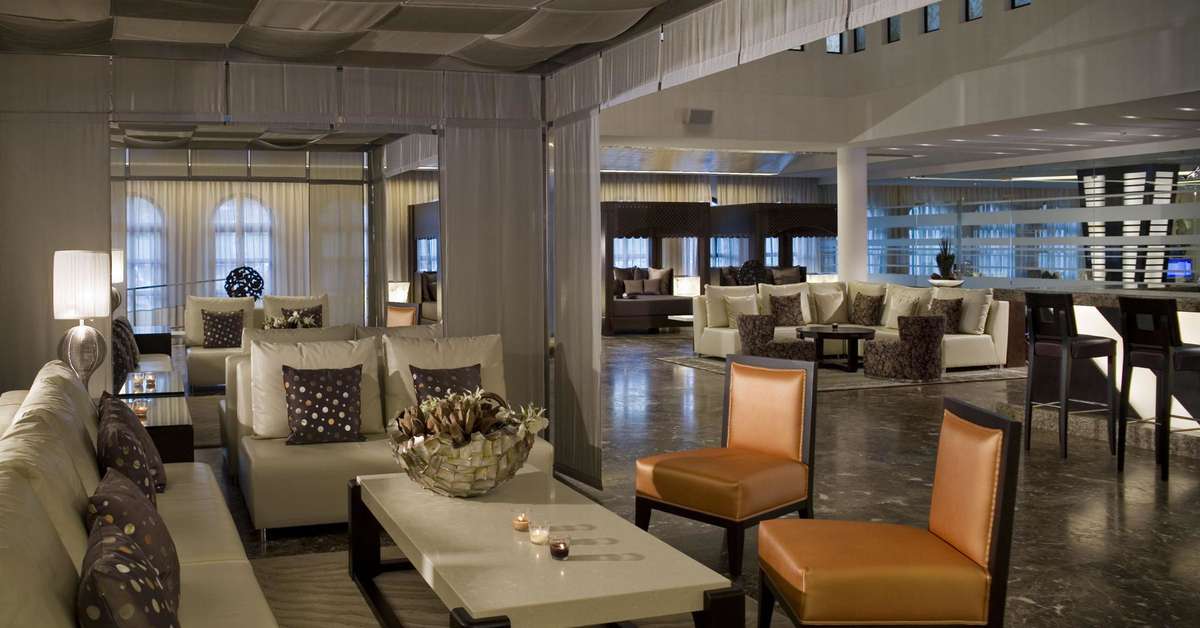 Een foto van het interieur van Gran Melia Palacio de Isora