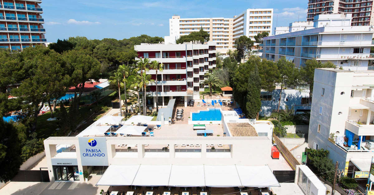 Ein Foto von der Außenansicht des Aparthotel Pabisa Orlando