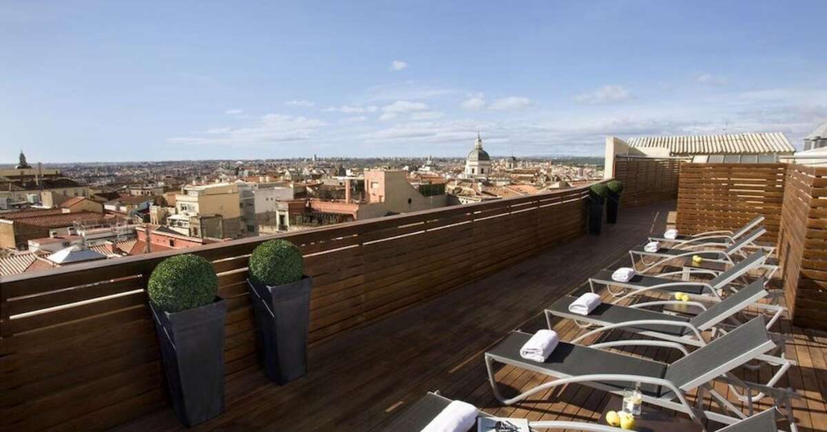 Een foto van het terras bij Hotel Cortezo
