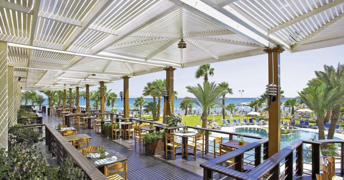 Een foto van The Golden Bay Beach Hotel