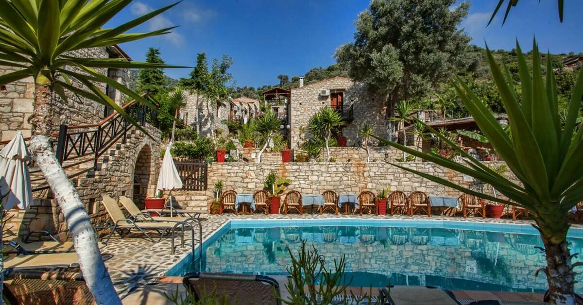 Ein Foto vom Pool im Stone Village Petrino Horio