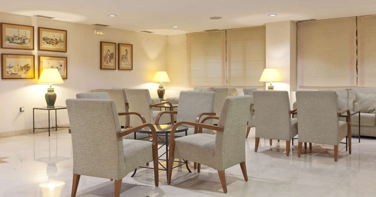 Een foto van het interieur van Senator Huelva Hotel