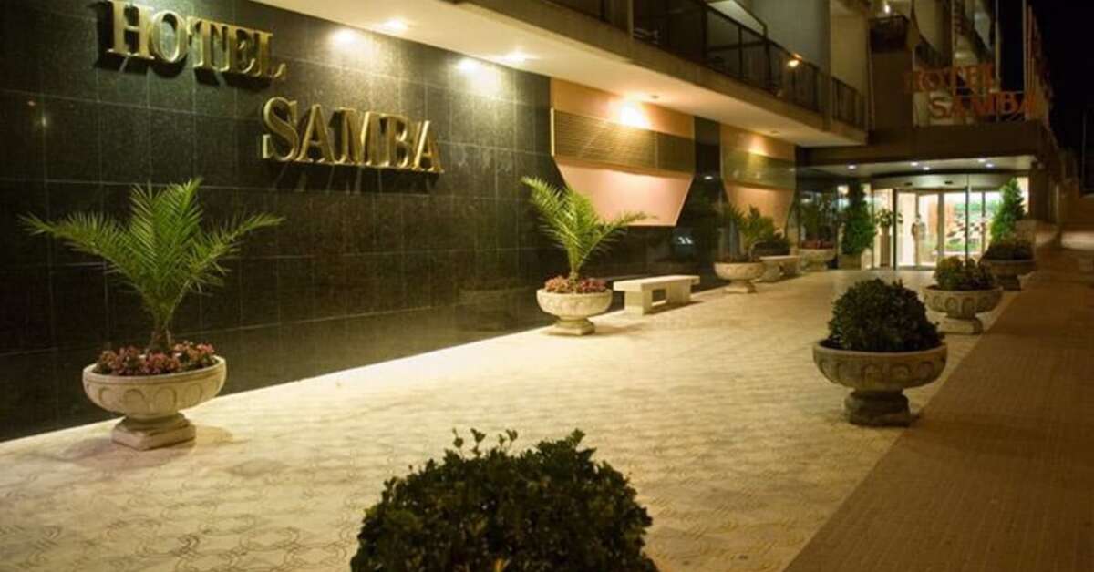 Een foto van de buitenkant van Hotel Samba