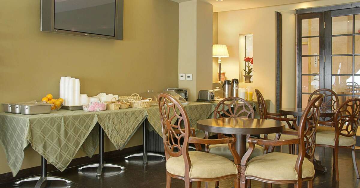 Een foto van Ramada by Wyndham Los Angeles - Koreatown West