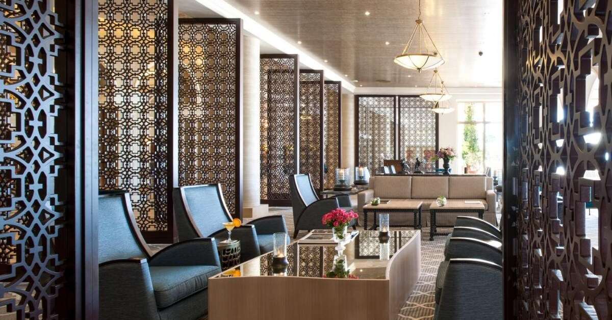 Een foto van het interieur van Elysium Hotel