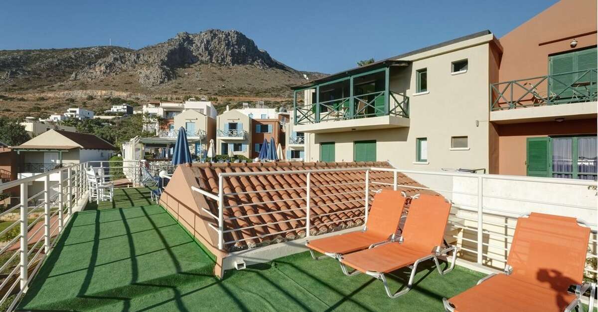 Een foto van het terras bij Piskopiano Village