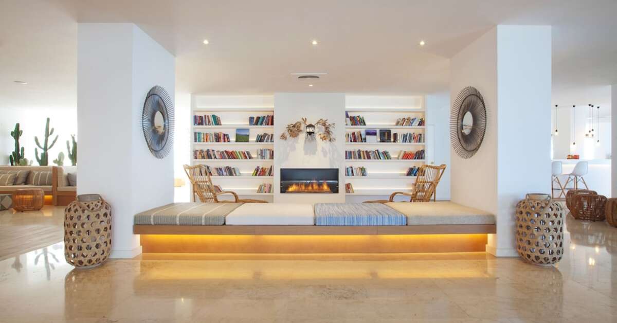 Een foto van het interieur van HM Gran Fiesta