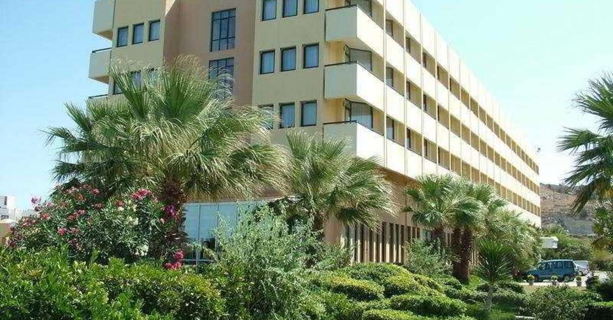 Een foto van de buitenkant van Hotel Babaylon