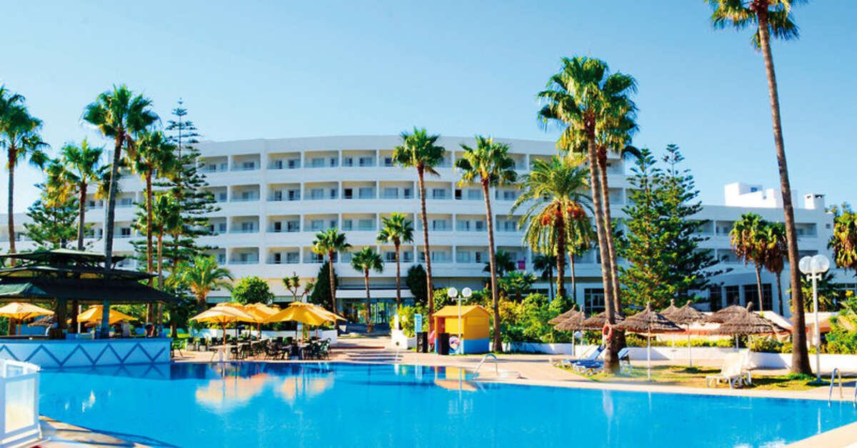 Een foto van het zwembad bij Hotel Club Tropicana & Spa