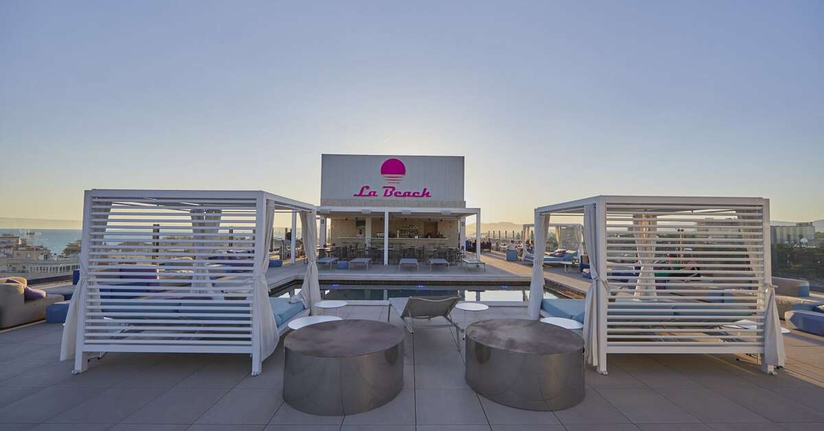 Een foto van het terras bij Indico Rock Hotel
