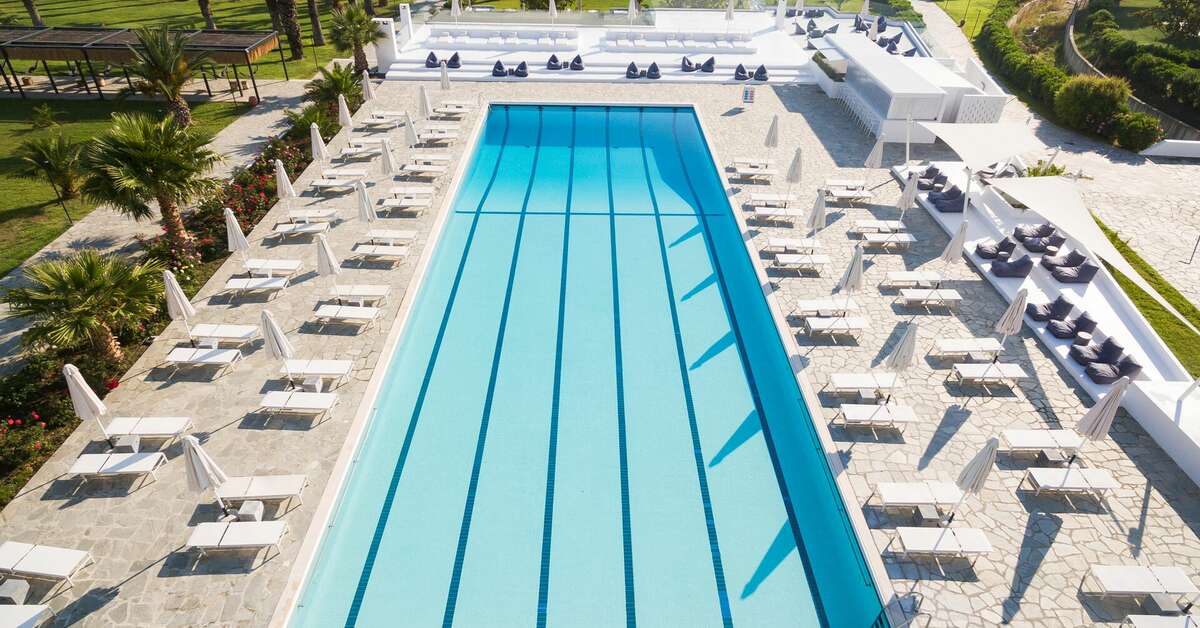 Een foto van het zwembad bij Kassandra Palace Hotel & Spa