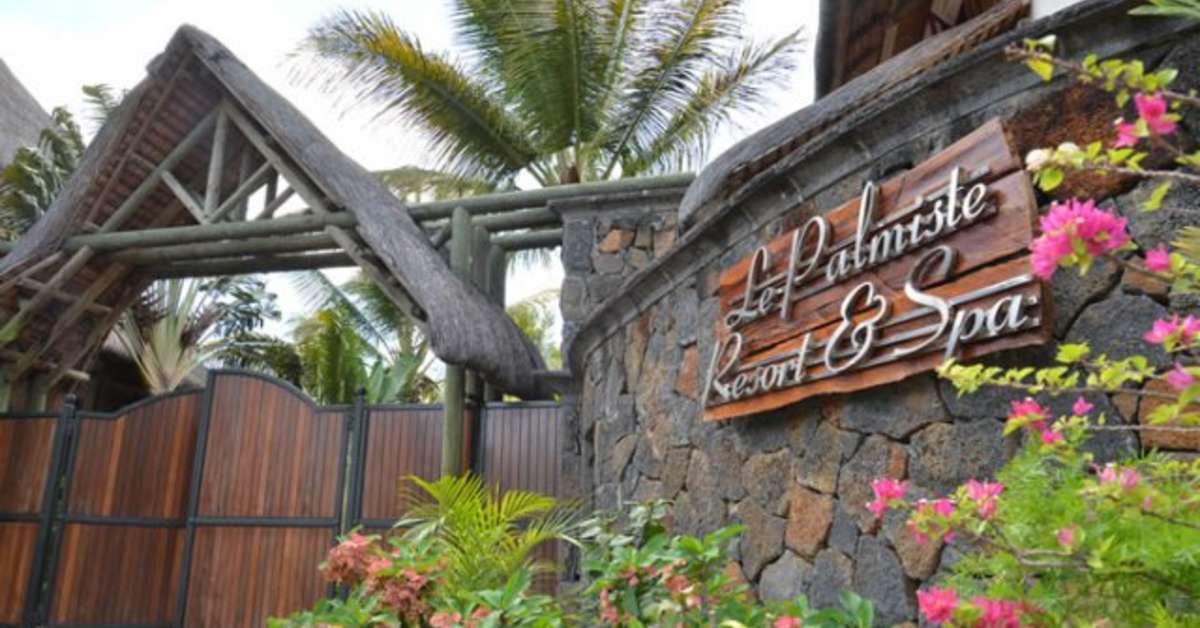 Een foto van de buitenkant van Le Palmiste Resort & Spa