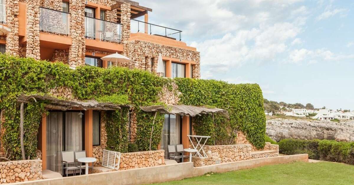 Een foto van de buitenkant van Pierre & Vacances Premium Menorca Binibeca