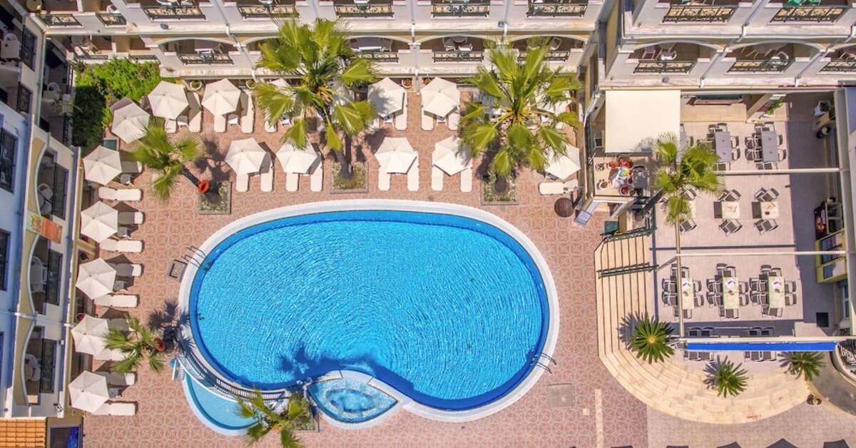 Een foto van het zwembad bij Zante Atlantis Hotel