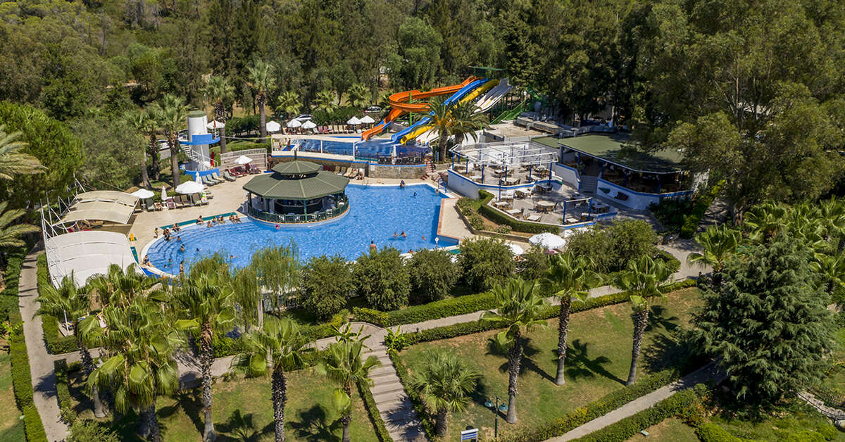 Een foto van het zwembad bij Green Bay Resort & Spa