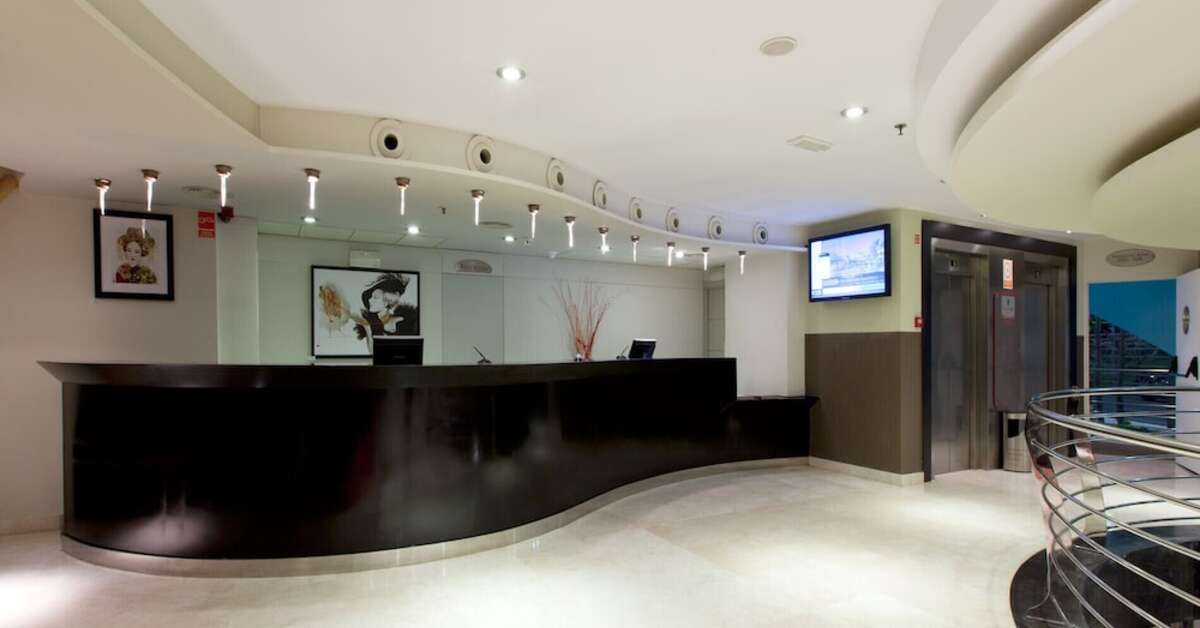 Een foto van het interieur van Senator Banus Spa Hotel