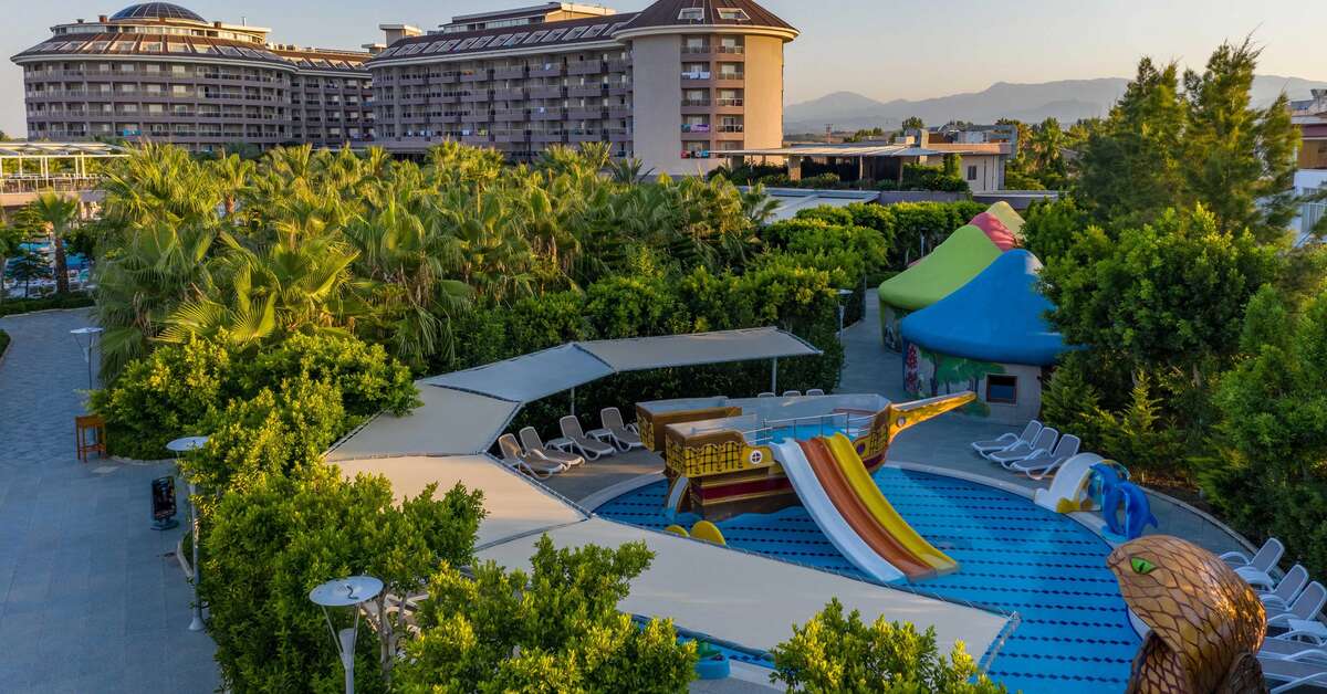 Een foto van het zwembad bij Sunmelia Beach Resort & Spa