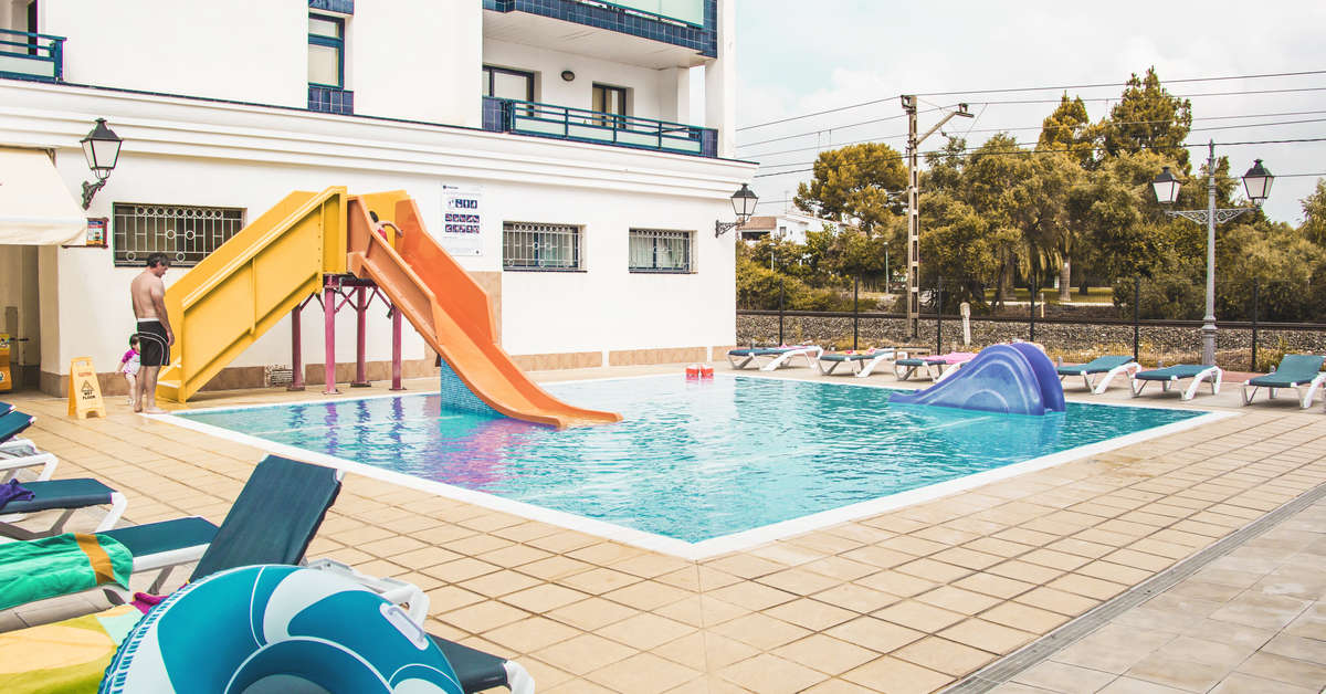 Een foto van het zwembad bij Appartementen Pins Platja
