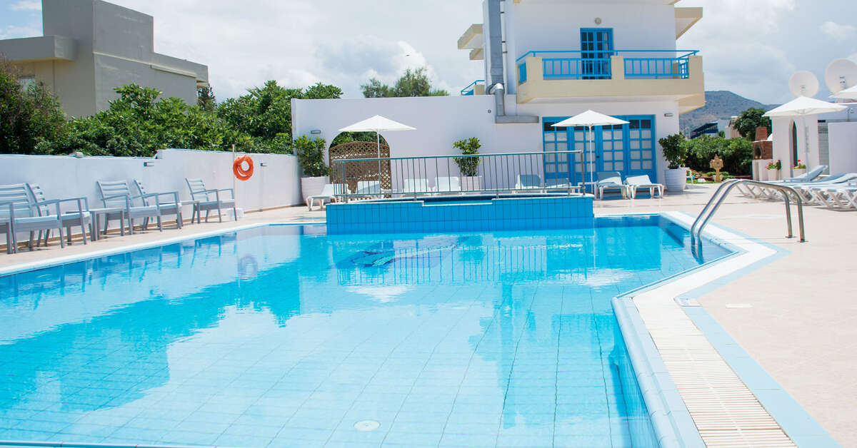 Een foto van het zwembad bij Kasapakis Aparthotel