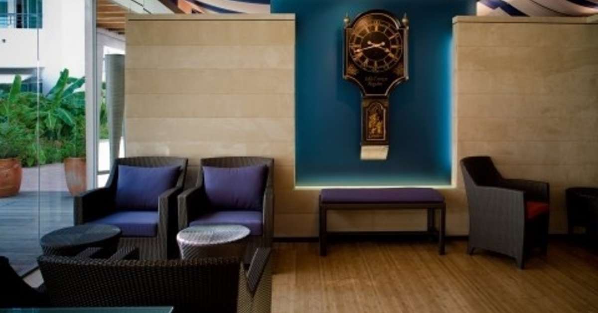 Een foto van het interieur van Avila Beach Hotel
