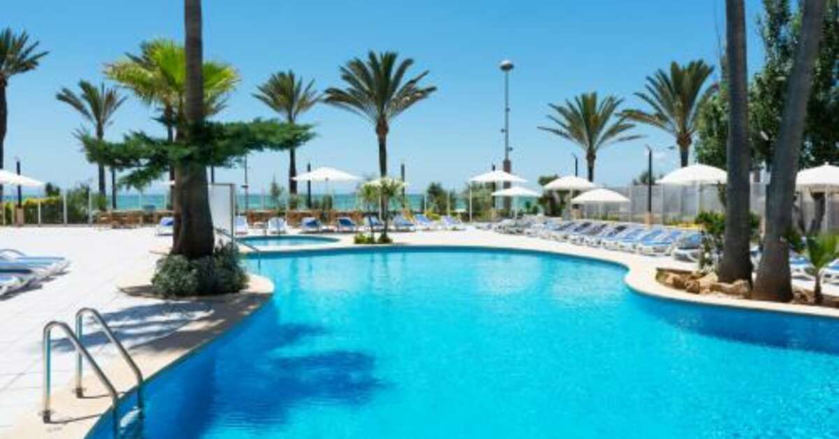 Een foto van het zwembad bij HSM Golden Playa