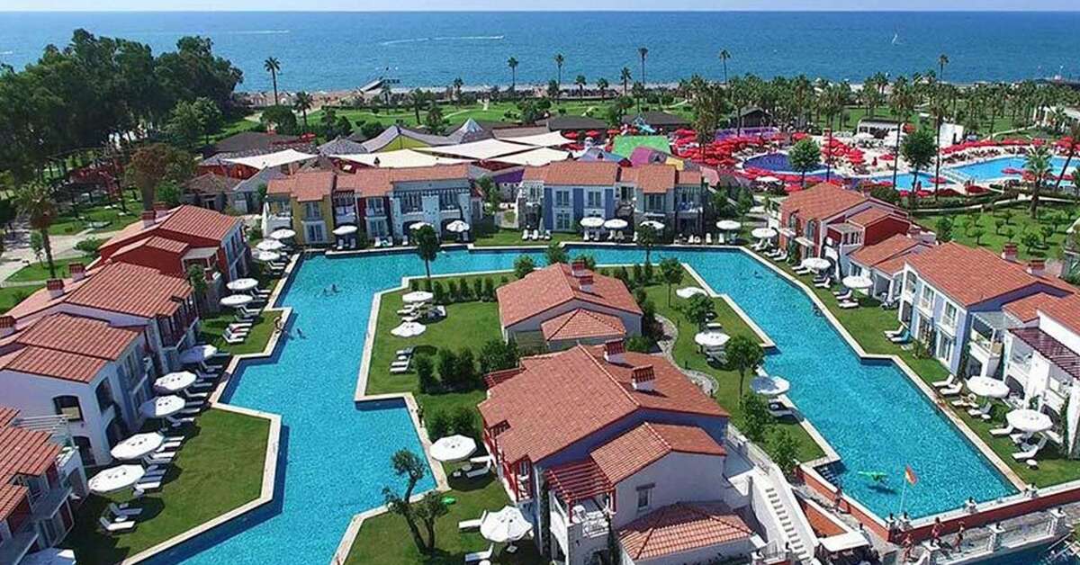 Een foto van het zwembad bij IC Hotels Santai Family Resort
