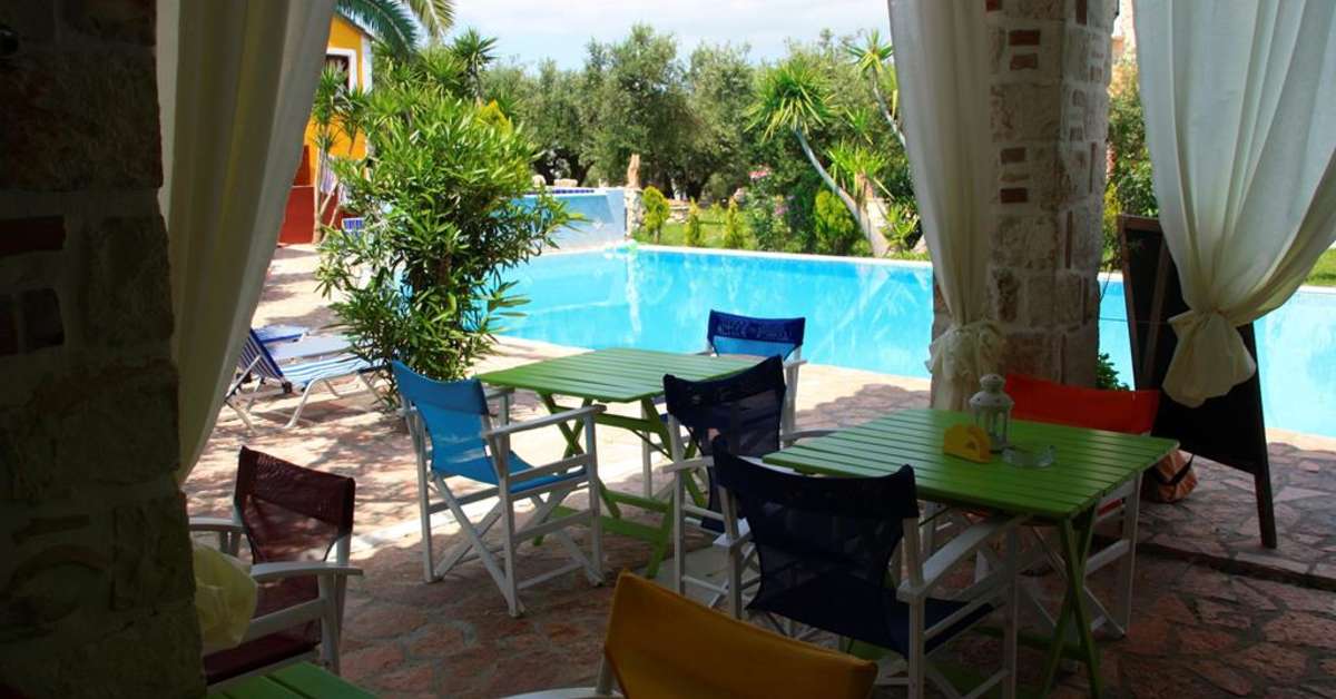 Een foto van het terras bij Garden of Eden