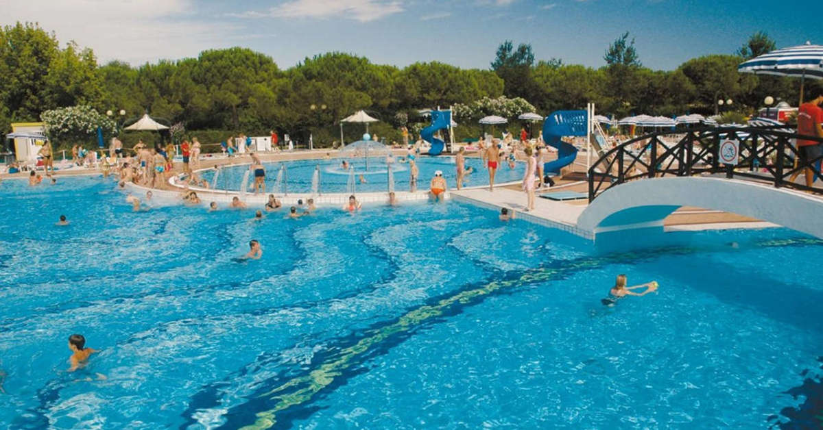 Een foto van het zwembad bij Sant'Angelo Village