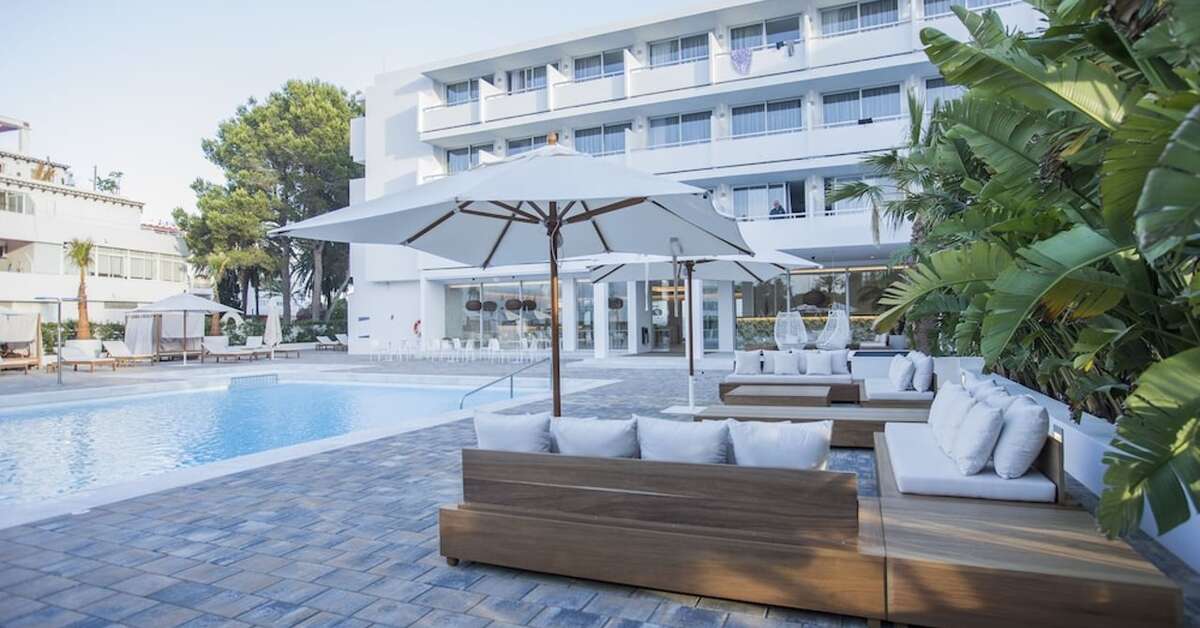 Een foto van het zwembad bij Anfora Ibiza Hotel