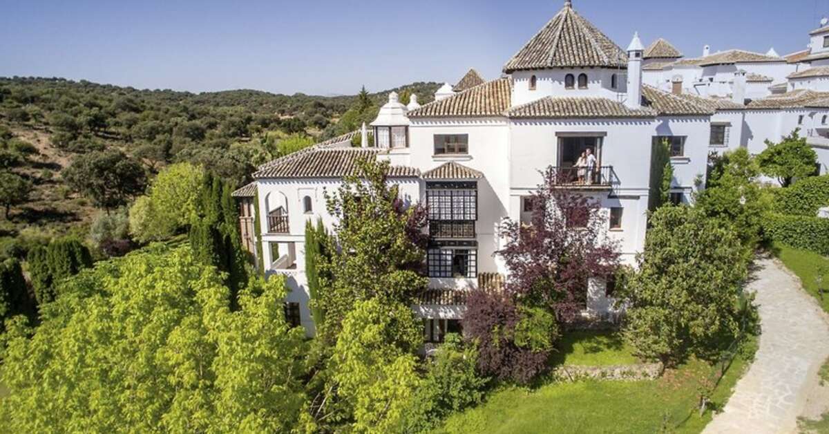 Een foto van de buitenkant van La Bobadilla a Royal Hideaway Hotel