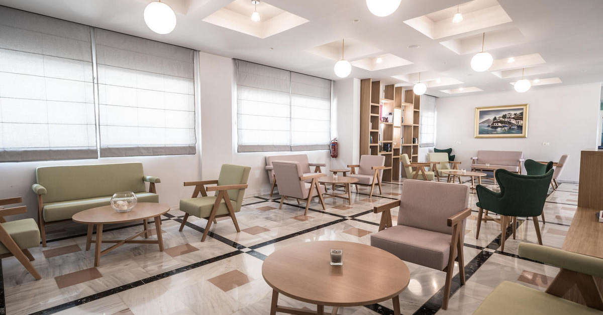 Een foto van het interieur van Adele Beach Hotel