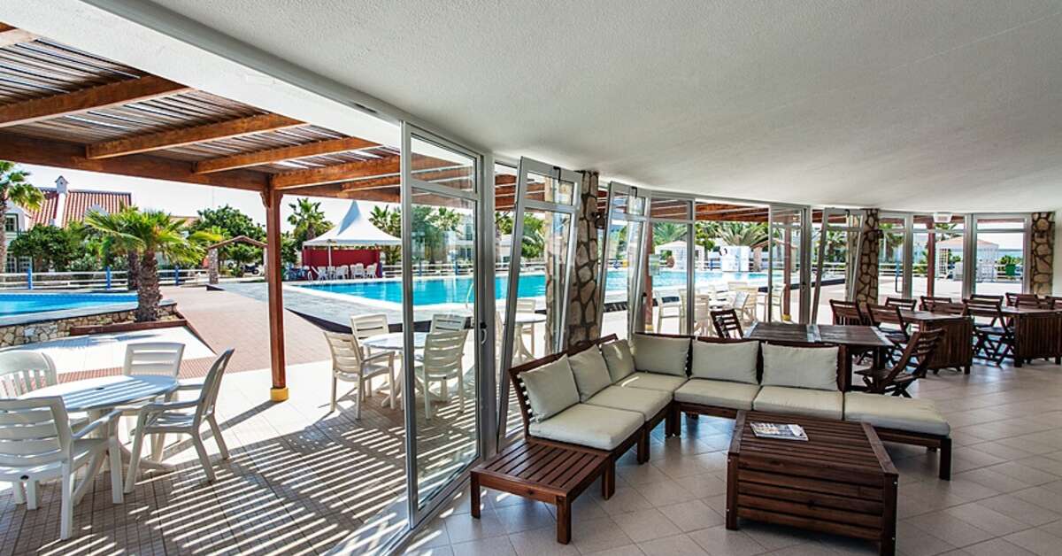Een foto van het interieur van Murdeira Village Resort