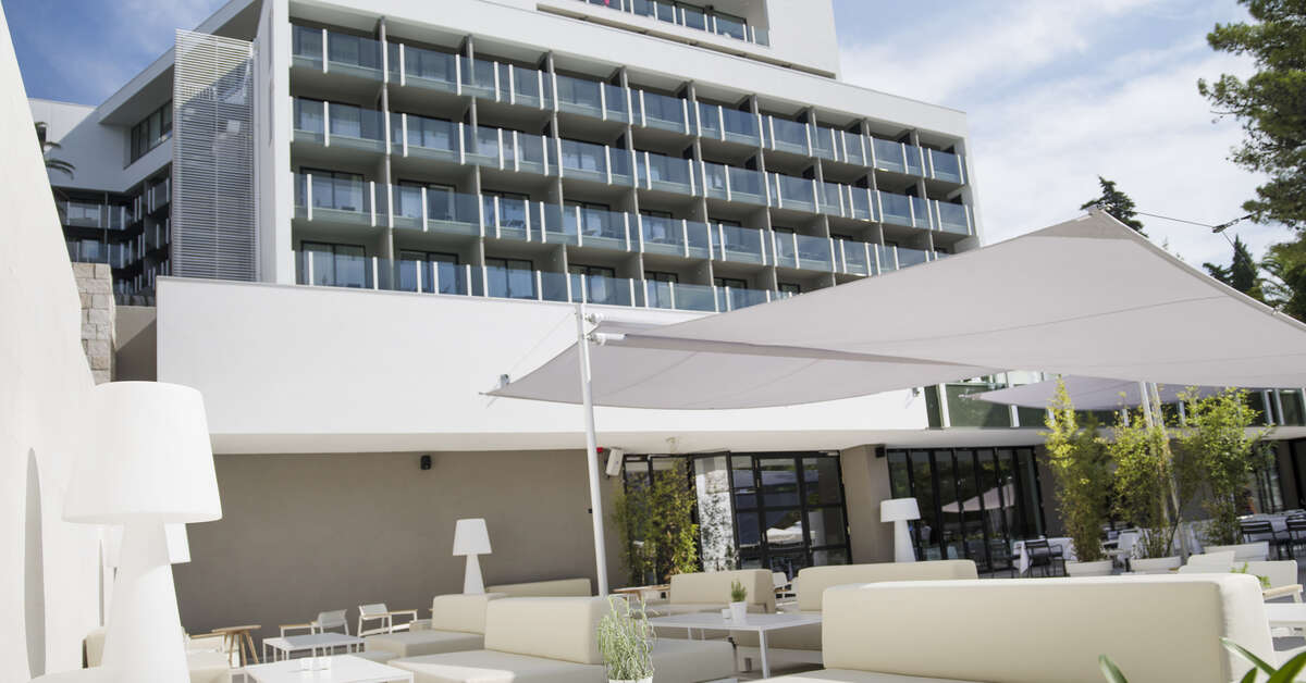 Een foto van de buitenkant van Hotel Kompas Dubrovnik