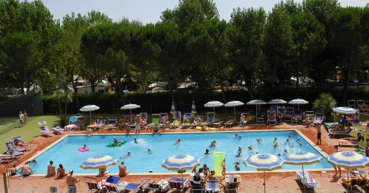 Een foto van het zwembad bij Camping Badiaccia