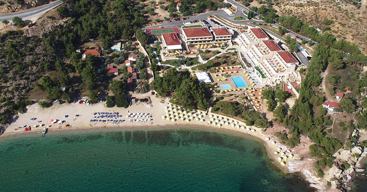 Een foto van het zwembad bij Royal Paradise Beach Resort & Spa