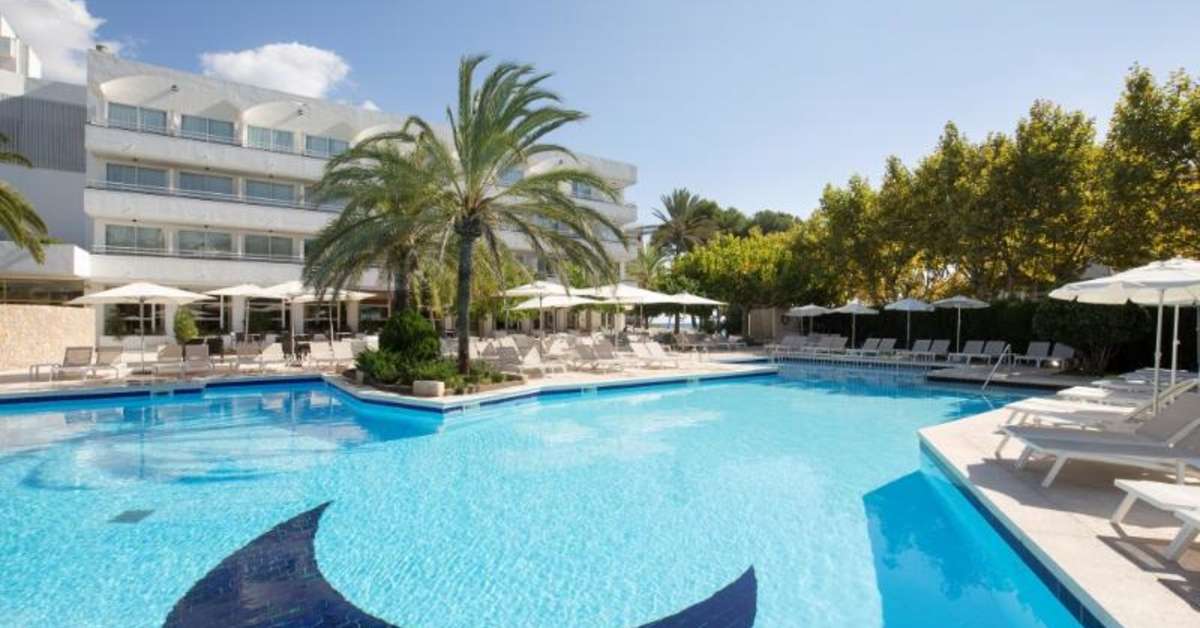 Een foto van het zwembad bij Hotel Canyamel Park