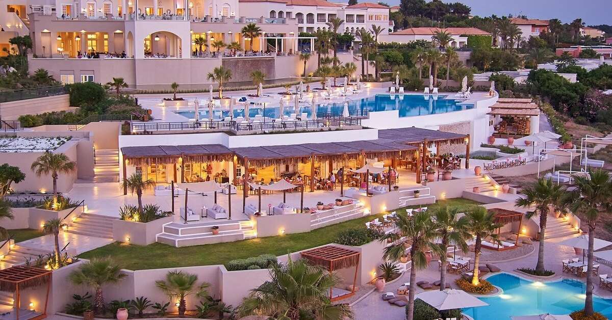 Een foto van het zwembad bij Grecotel La Riviera & Aqua Park