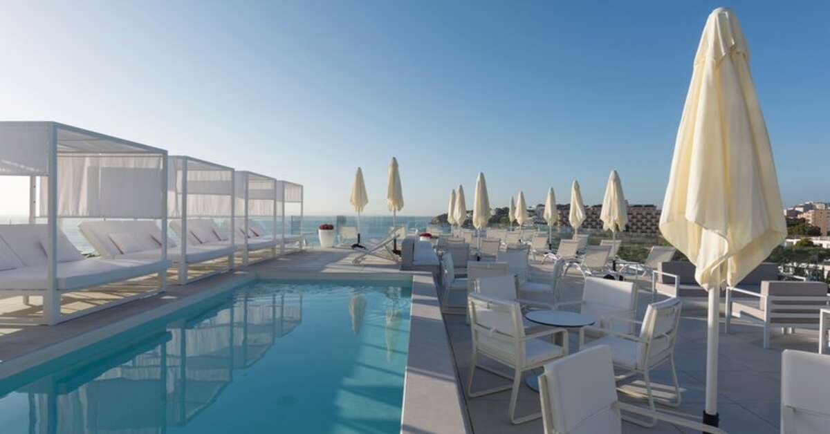 Ein Foto vom Pool im Reverence Mare Hotel