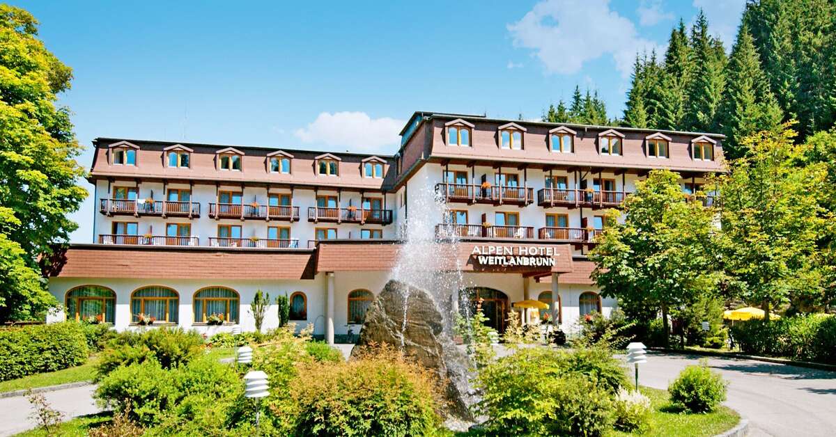 Een foto van de buitenkant van Alpenhotel Weitlanbrunn