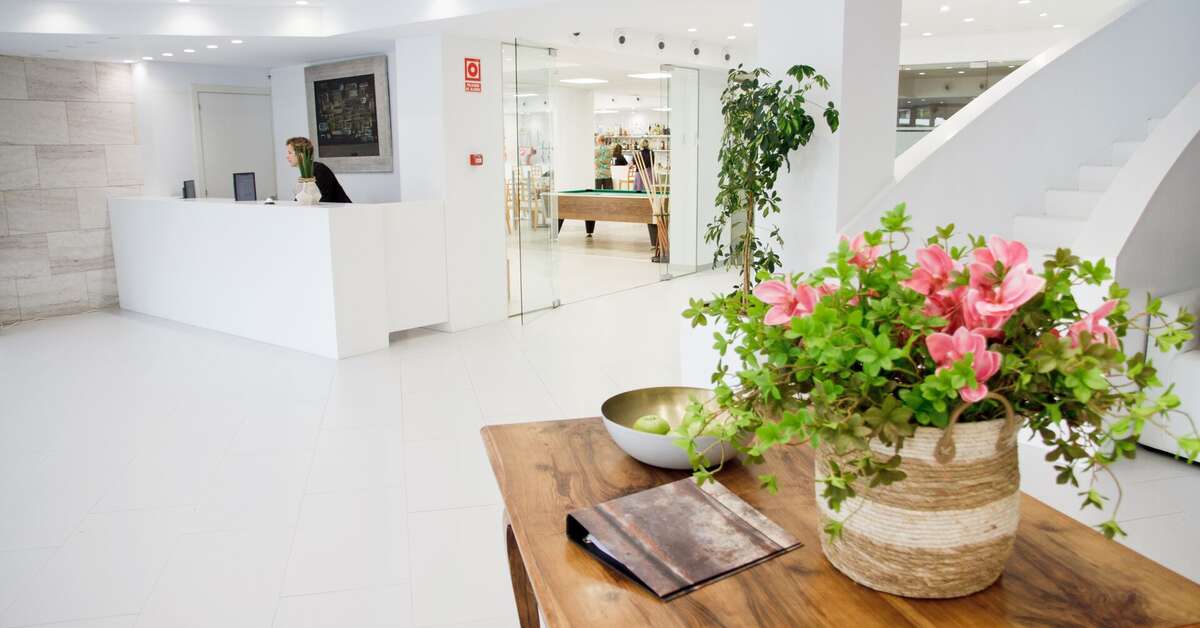 Een foto van het interieur van Alegria Fenals Mar
