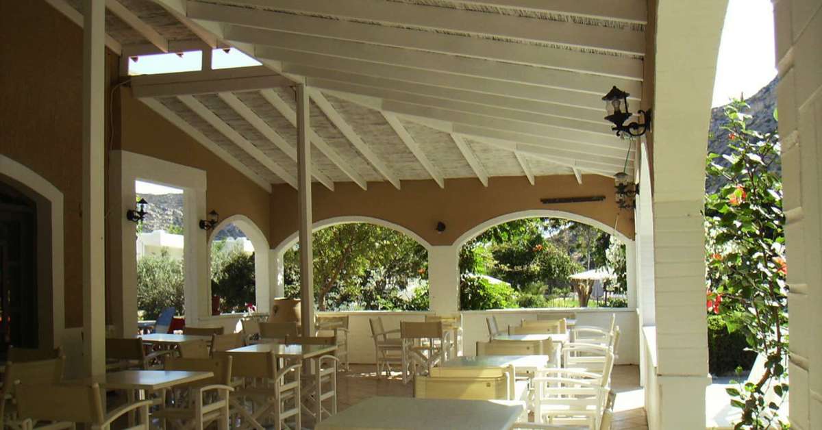 Een foto van het terras bij Matala Valley Village Hotel & Bungalows